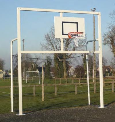 Les frontons multisports : «Le Combi» Le but de hand/foot/basket, en acier carré 80 x 80 mm, de
