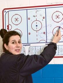 3005 +1 8 Allemagne 2995-1 9 République tchèque 2970 0 10 Danemark 2740 0 Women s National Team Pour la première fois dans l histoire du hockey sur glace suisse, une coach à plein temps a été engagée
