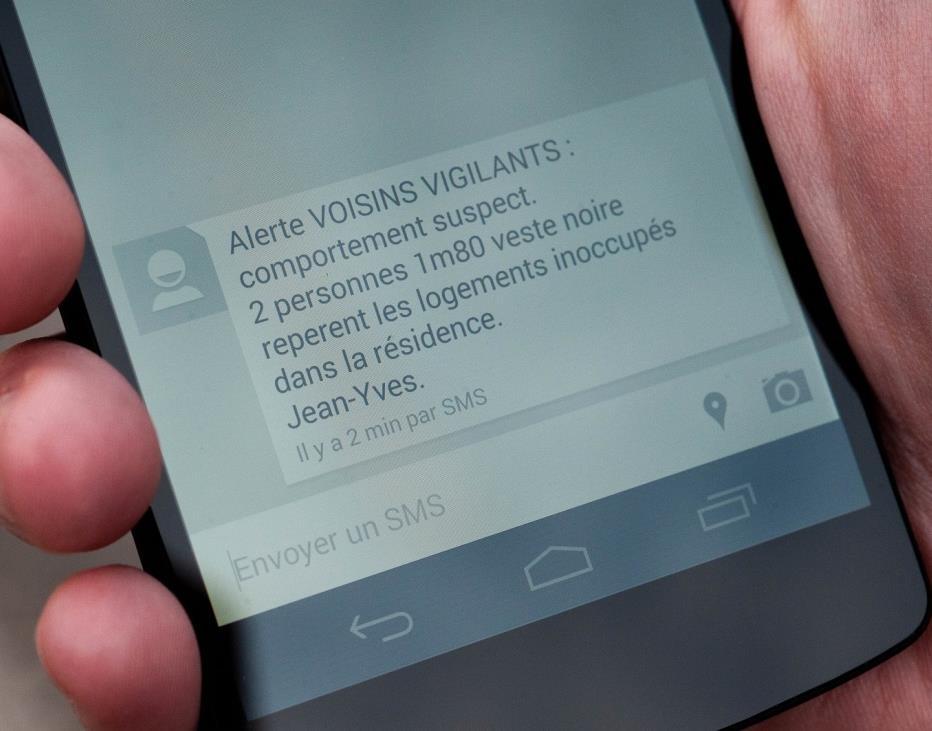 LE SYSTÈME D ALERTES PAR SMS ET EMAIL Le système vous permet de prévenir en un clic l'ensemble des voisins vigilants de votre quartier d'un événement inhabituel.