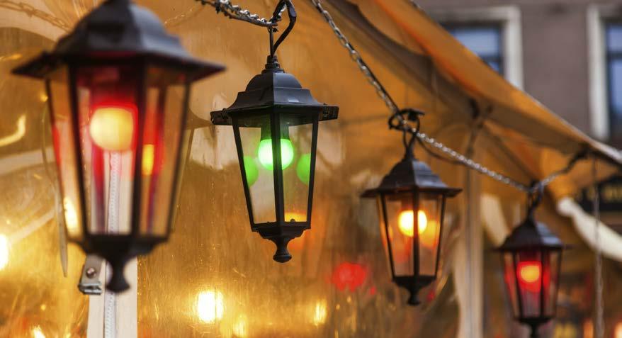 Cet été, nos ampoules LED Party Bulbs ont décoré de nombreuses fêtes de villes, terrasses, guinguettes et bals du 14 juillet.