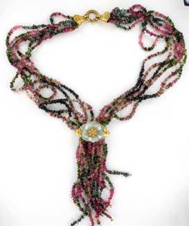 quartz rose, Brut 139g 200 144 150 1 collier de tourmaline multicolore, fermoir métal,