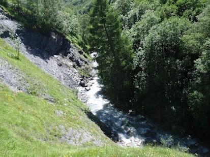 Les seuls infos que j'ai; une rivière peu pratiquée dans une vallée perdue de classe 3 et 4 sur 4 kms environ.