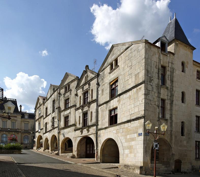Notre-Dame Château de Terre-Neuve Tour