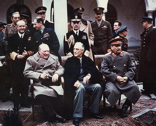 LA GUERRE FROIDE (1947-1991) Comment la conférence de Yalta (février 1945) prépare-t-elle l après guerre?