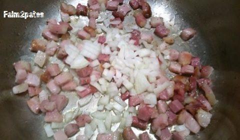 4-Intégrer les haricots cocos et les dés de carottes, poursuivre la cuisson pendant 2 minutes