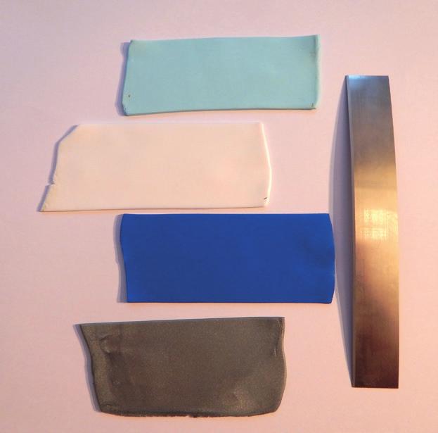 Découpez les plaques transparentes à la dimension de 0 x 5 cm env. 2. Posez les plaques l une sur l autre et appuyez-bien (paquet obtenu).