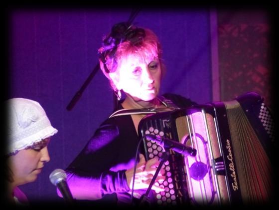 LES ARTISTES Marie Claire Jaunet, accordéoniste.