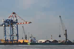 Premier port de la façade atlantique française, Nantes Saint-Nazaire Port est lié à 400 ports dans le monde entier.