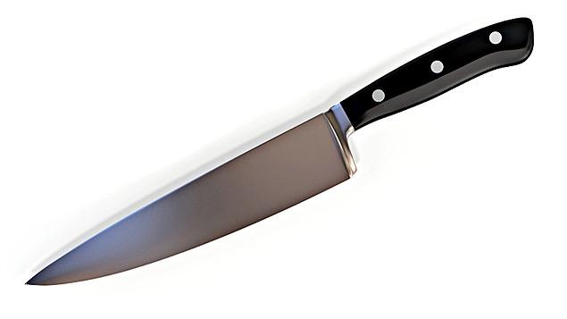 Couteau : C est préférable de travailler avec un couteau à dents (à pain). Vous aurez une coupe beaucoup plus précise avec celui-ci.