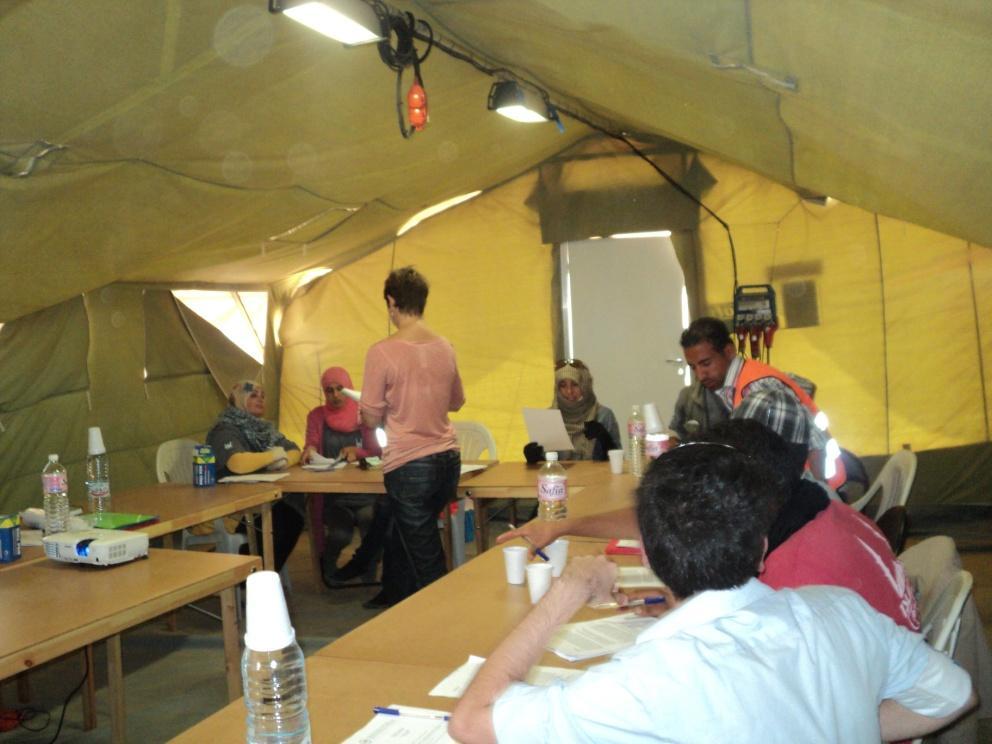 Assistance directe aux mineurs non accompagnés OIM- UNICEF- Save the Children-UNHCR- Islamic Relief Ministère Tunisien des Affaires Sociales (Camp de Choucha 2011): Création d un