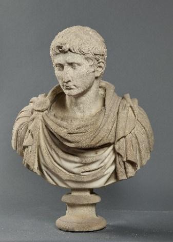 La Société des Amis de Versailles a déjà «adopté» quinze bustes. Un nouveau buste, celui de Titus, est en cours d adoption «collective» et est toujours en recherche de financement.