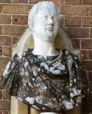 Didon (vdse 133) Fondatrice et reine de Carthage, elle se serait immolée pour ne pas céder à une obligation de mariage, ce qui fit d'elle un symbole de courage.