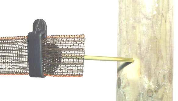 Coiffez le piquet (2) de l appareil de battage (3) et procédez au battage de la douille en effectuant des mouvements successifs de