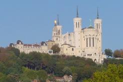Samedi 26 juin 08h00 env. Vienne-Lyon Arrivée prévue à Vienne. Visite thématique à pied de cette jolie cité romaine.