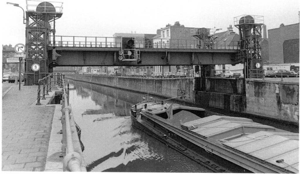 A nouveau, la présence du canal de Charleroi s'est avérée déterminante pour le choix du site d'implantation.