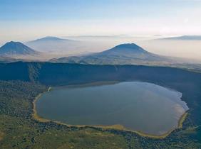 Jour 8 : Ngorongoro Kilimanjaro airport - Zanzibar (182 kms) - Route pour l aéroport de Kilimanjaro à Arusha.