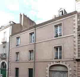 alignement fut réalisé entre 1818 et 1835 avec la création de la Rue d Alger jusqu à la Rue de la