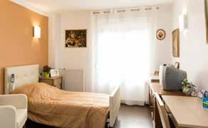 L hôtellerie et la restauration axées sur la qualité de service Les chambres sont équipées d un mobilier adapté (lit médicalisé, chevet, fauteuil, bureau, appel d urgence...).