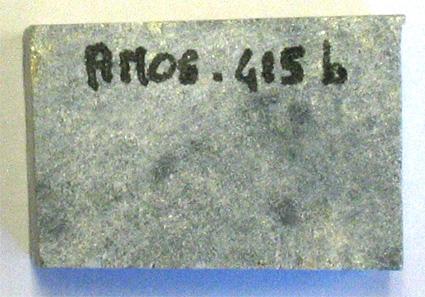 Au microscope, l échantillon 415b présente une texture lépidoblastique formée par des lamelles de talc et ou phengite (environ 50% ; taille de 100