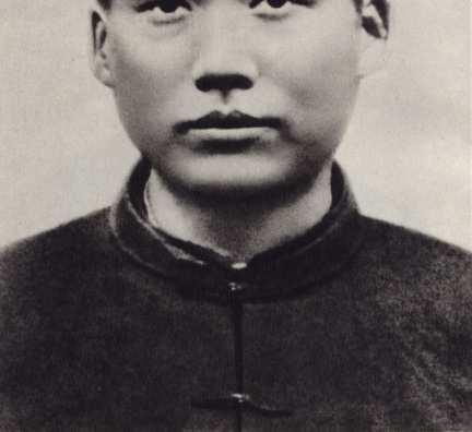 1925 : Sun YatSen, qui a commencé à réunifier le pays, meurt