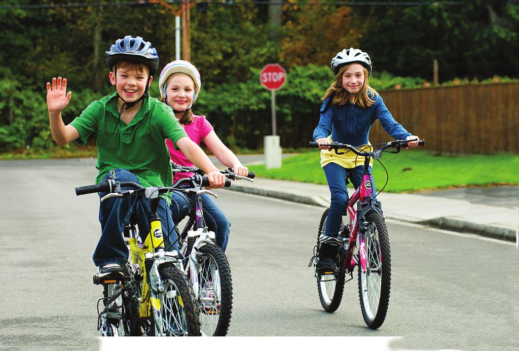 LE CERTIFICAT CYCLISTE AVERTI Pour préparer les cyclistes de demain Selon L état du vélo au Québec en 2015, plus des trois quarts des jeunes montréalais ont pédalé en moyenne 3,7 heures par semaine,