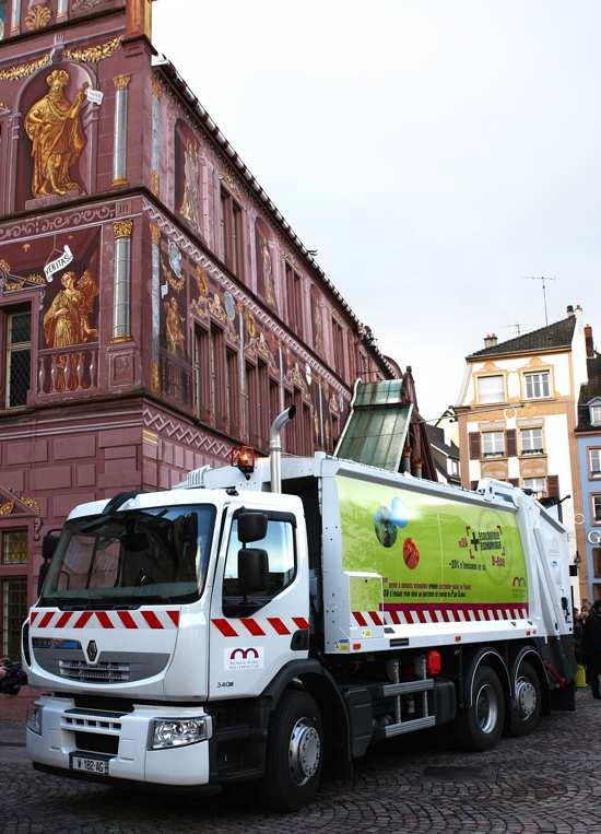 BOM HYBRIDE Le constructeur Renault Trucks a développé un poids lourds hybride, bien adapté à des utilisations en zone urbaine, telle que la collecte des ordures ménagères.