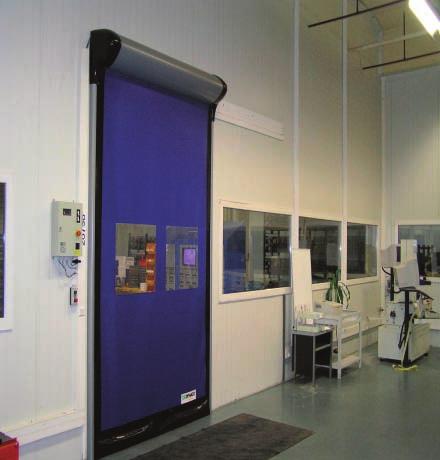 PORTE RAPIDE AUTORÉPARABLE Cette porte à enroulement rapide, compacte et silencieuse, est destinée à une utilisation en intérieur de bâtiments industriels ou publics GMS.