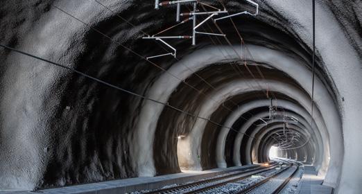 Réalisation de travaux souterrains pour l interconnexion entre la ligne 15 Sud et le RER A pour la Société du Grand Paris.