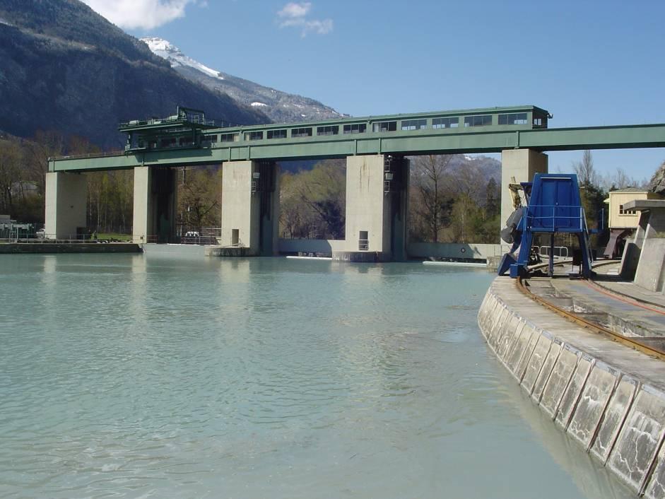 La modélisation des processus d alluvionnement est réalisée pour différentes consignes d exploitation et en situation de purge.
