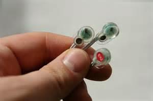 Placement des Electrodes Exogènes Des électrodes «flat type» Le placement des électrodes exogènes peut varier selon l expérimentateur.