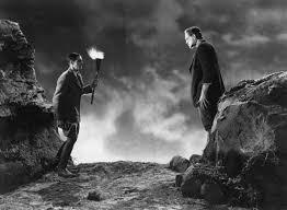 Scènes expressionnistes dans le film Frankenstein Lorsque la mariée découvre la créature, on entre dans une scène expressionniste.