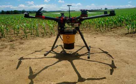 www.entraid.com n Le largage de trichogrammes par drone ouvre une nouvelle ère en matière de lutte contre la pyrale du maïs. n Le drone utilitaire est né.