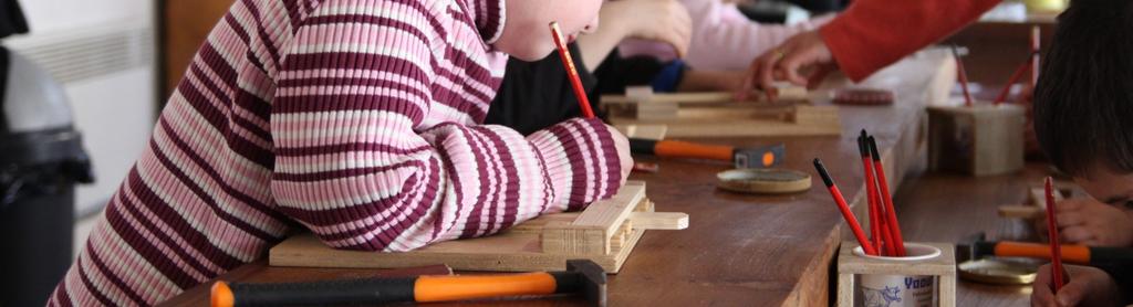Cette animation permet aussi aux enfants de fabriquer un objet personnel en bois durant un temps d atelier.