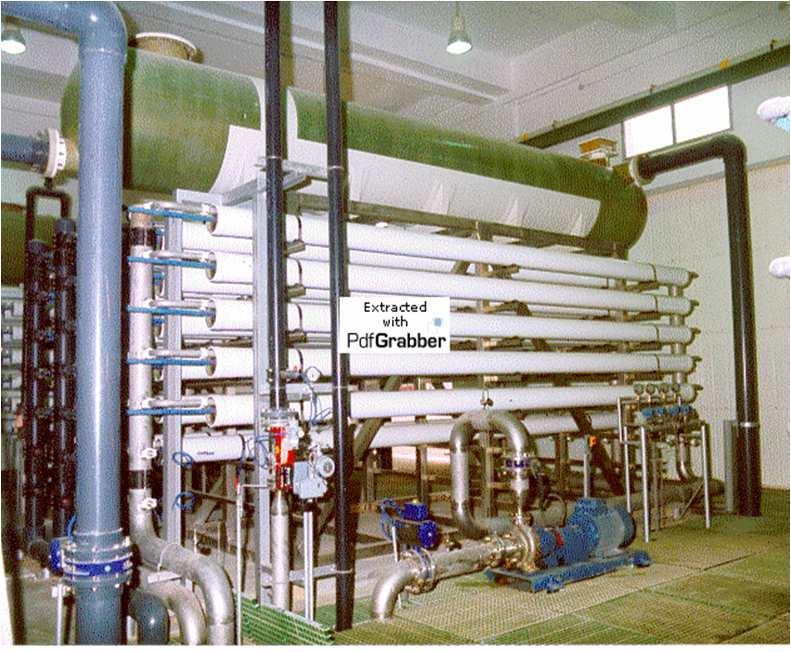 LE DESSALEMENT DES EAUX (SITUATION ACTUELLE) La capacité de production totale cumulée est de 92300 m3/j repartie comme suit : *Stations de dessalement de la SONEDE Station Capacité (m3/j) Mise en