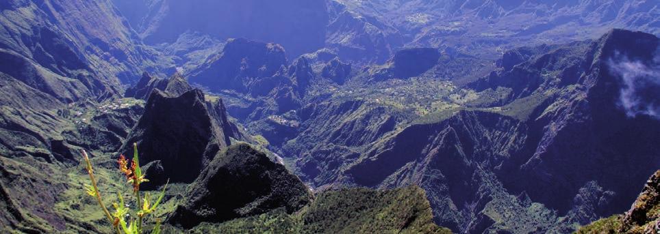 Wikipédia Deux groupes se sont envolés, à quelques jours d intervalle, pour découvrir l île de la Réunion avec ses cirques vertigineux du nord et son sud volcanique, puis l île Maurice pour ponctuer