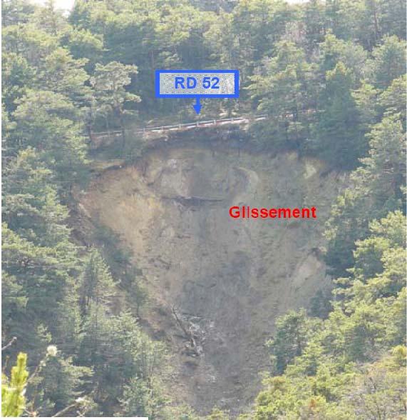 I. 1. Glissement superficiel Source : CG83 A B Glissement dans les sables argileux de Brenon (Var).