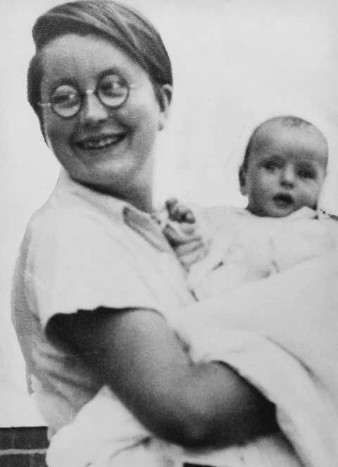 femme a lieu en 1938. Il s agit de Liselotte Hermann, une étudiante communiste de Stuttgart, mère de deux jeunes enfants.