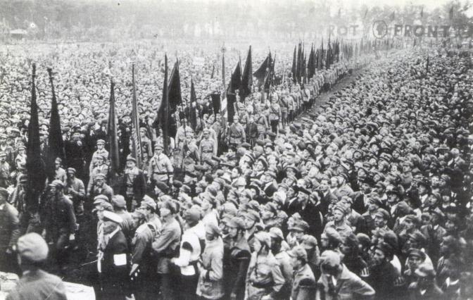2. Le KPn face à la montée de l hitlérisme Le KPD et ses organisations de masses avaient organisé, dans les années 1930, jusqu à un million de personnes et recueilli jusqu à six millions de voix.