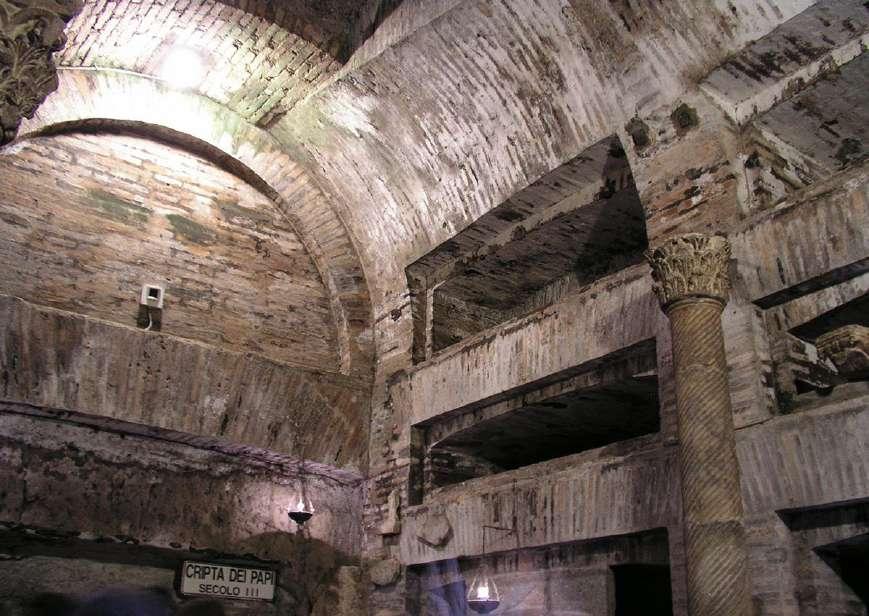 4 COUPE-FILE : LE TOUR PRIVE DES CATACOMBES- ROME SOUTERRAINE Les catacombes de Rome sont d anciennes cryptes souterraines remplies de milliers d ossements, utilisées à l origine par les chrétiens et