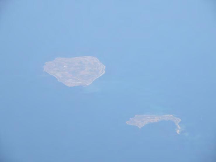 I- Milieu d étude Les îles Kuriat (قورية) sont deux émergences de hauts fonds, distantes de 2 Km l une de l autre, situé à l Est Nord-Est du Cap de Monastir à 18Km de cette ville et en face de la