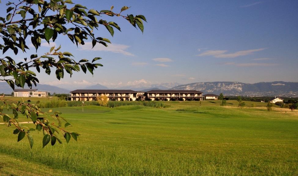 JIVA HILL GOLF CLUB Situé aux portes de Genève, le Jiva Hill Golf Club offre un parcours sophistiqué et praticable toute l'année.