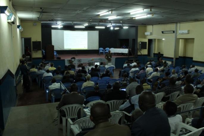 Première Conférence Internationale sur la Biodiversité du Bassin du Congo à Kisangani Travaux en plénière lors de la conférence, 6-10 juin 2014 Du 6 au 10 juin 2014, l Université de Kisangani à