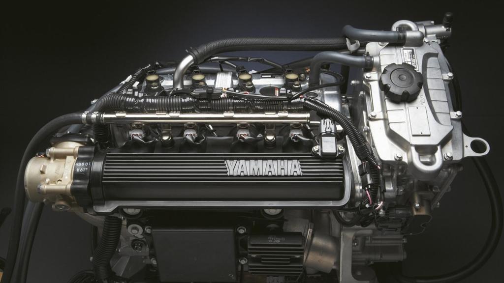 Coque VX Le WaveRunner VX doit son succès à sa maniabilité et à sa coque noire, élégante et aérodynamique.
