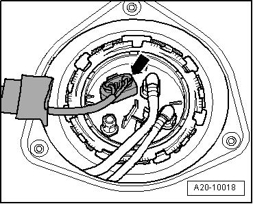 Isoler la deuxième fiche de contact du câble d'adaptateur-v.a.g 1348/3-3-à l'aide de ruban isolant -flèche-. Placer la commande à distance du V.A.