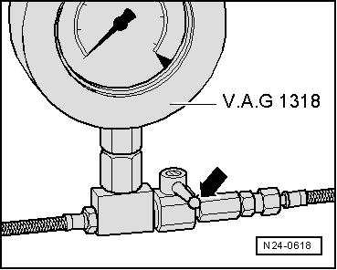 Page 5 of 5 Fermer le robinet d'arrêt du manomètre. Le levier est orienté perpendiculairement au sens du débit - flèche-.