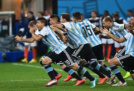 L'Argentine jouera la finale du Mondial-2014, dimanche contre l'allemagne, et voir le grand rival sud-américain au Maracana constitue une autre mauvaise nouvelle pour le Brésil écrasé en demi-finale