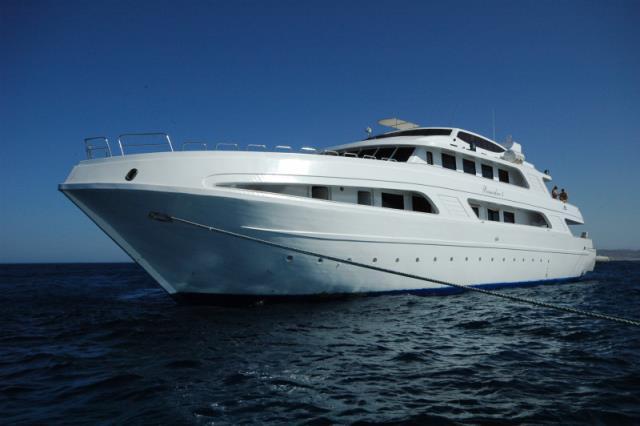 VOTRE YACHT EN EXCLUSIVITE Pour nos croisières 2018, nous avons sélectionné un nouveau et magnifique yacht de 38 m de long et 9.