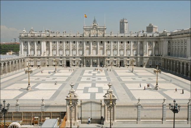 Visite du Palais Royal à partir de 14h30.