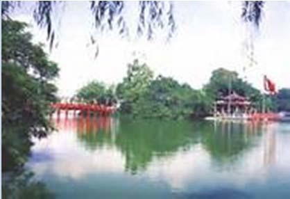 Découverte de la capitale du Vietnam et de son vieux quartier des corporations, le lac Hoan Kiem «le