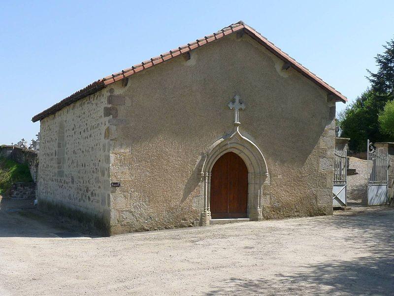 Une et des 4 dont 2 à l'intérieur de la forteresse : Saint Pierre (église abbatiale) et furent édifiées. Lesterps comptait _ - _ (église paroissiale).